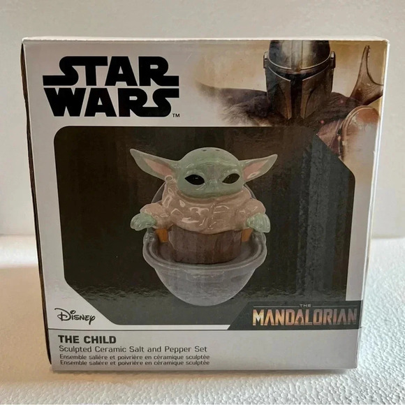 NEW STAR WARS The Mandalorian THE CHILD 3DSculpted Salt & Pepper Shaker Set - Picture 2 of 8